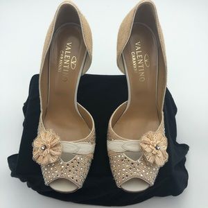 Valentino Garavani sz 38.5 Stunning!